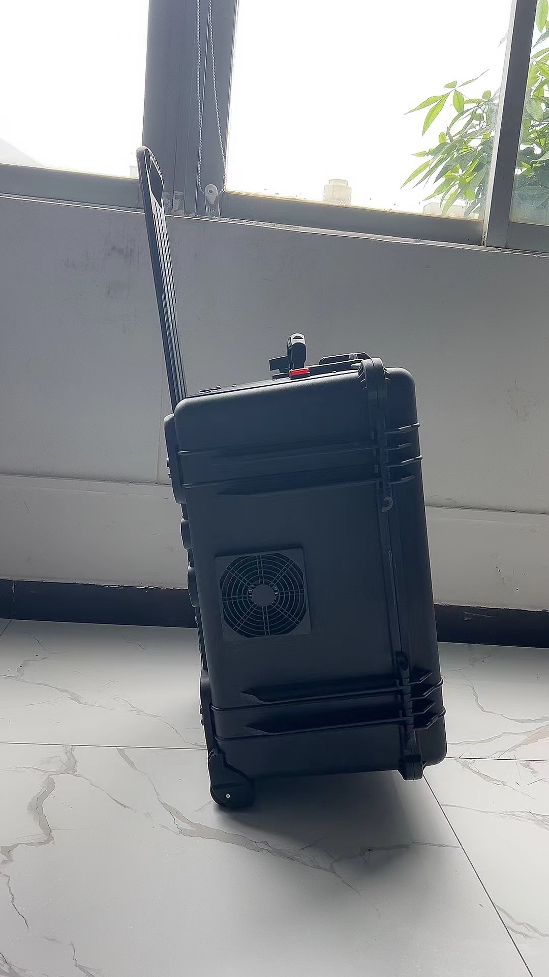 浠水手拉箱型移动通信干扰器